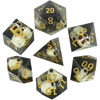 Игральные кости DND из смолы с черным черепом, 7 многогранных кубиков для игры в ролевые игры D4-D20 с острыми краями, идеально подходящие для настольных игр и ролевых игр